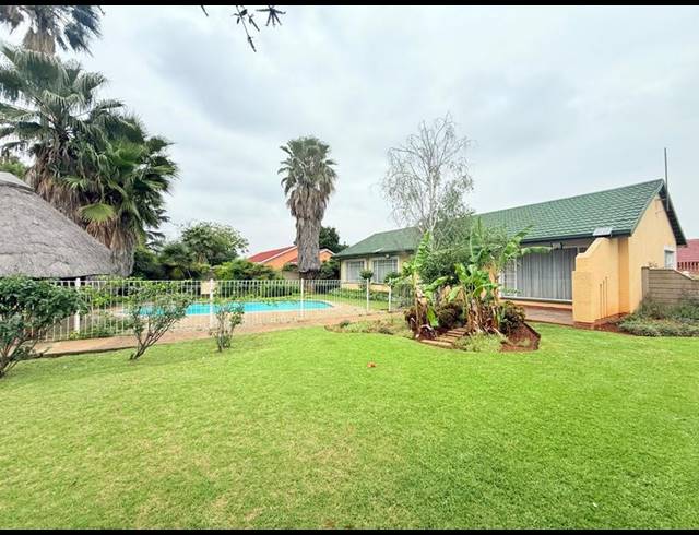 3 BEDROOM HOUSE FOR SALE IN VANDERBIJLPARK SE 6